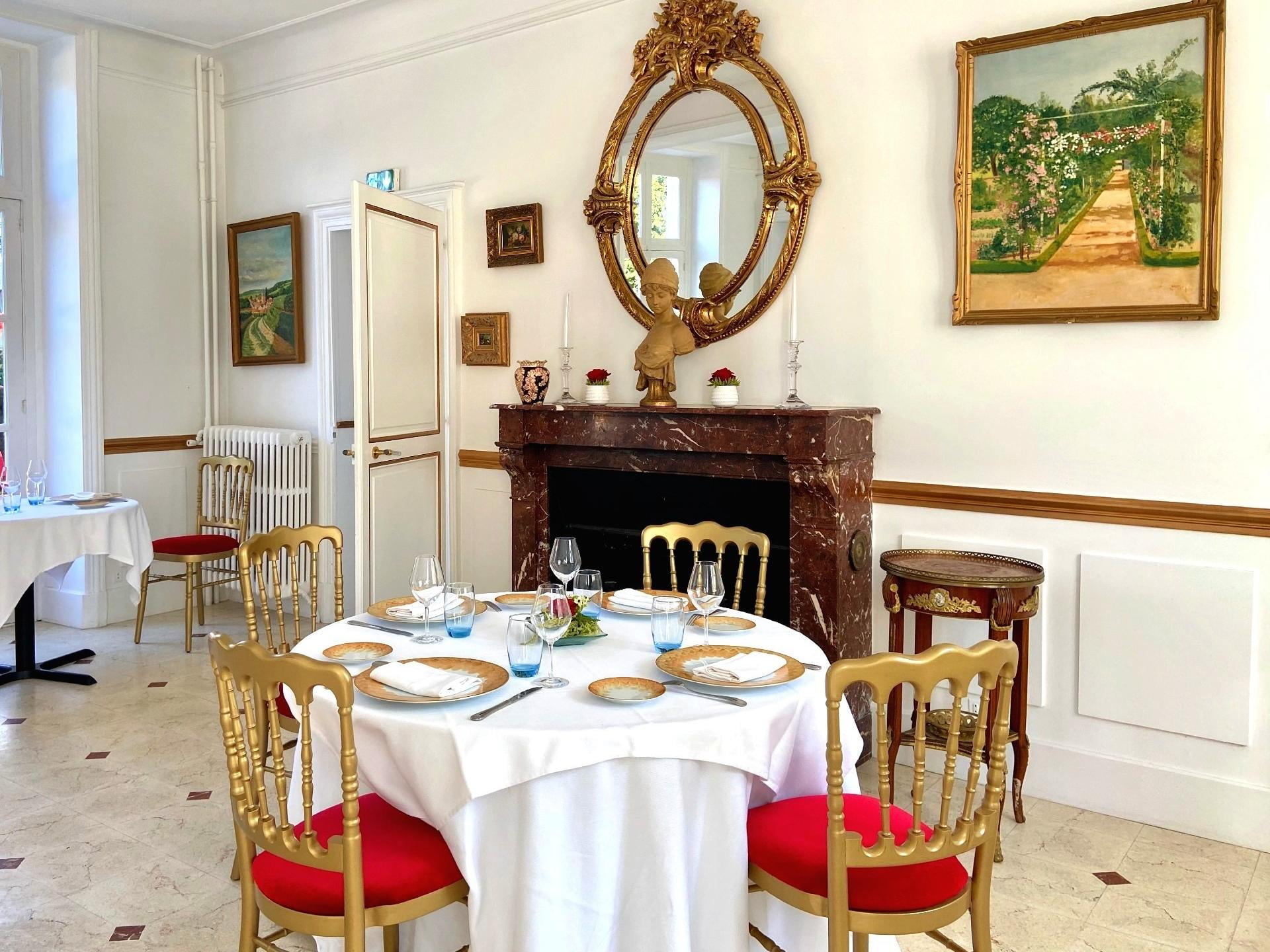 chateau de la marjolaine ambiance