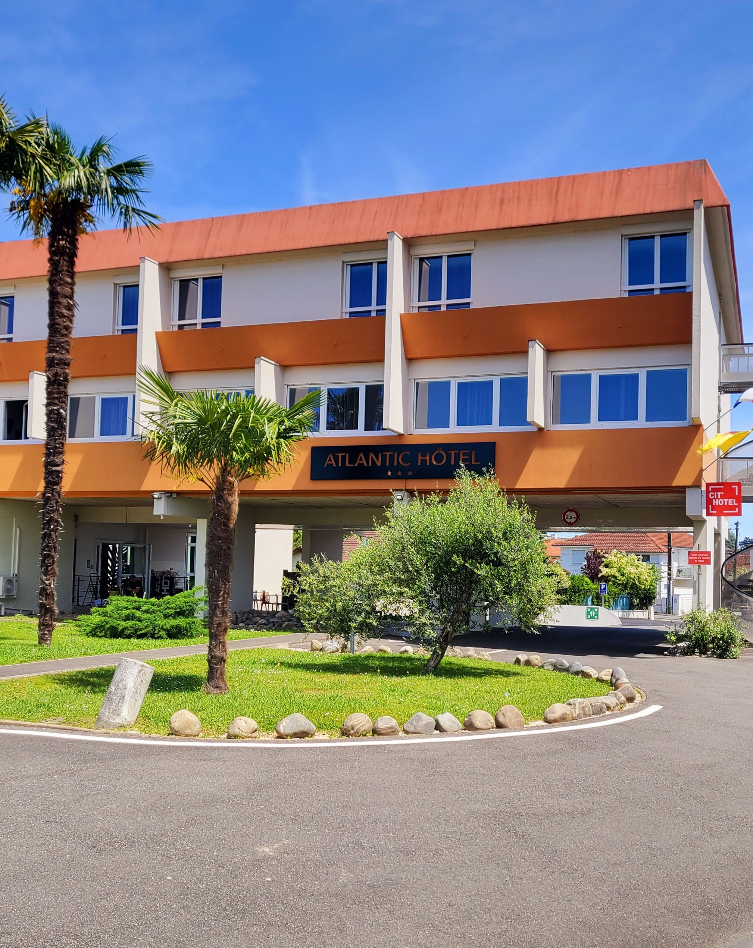 Facade 3 etoiles 2