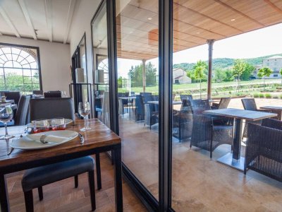 hotel le clos des arts jardins et terrasses les mages 854194