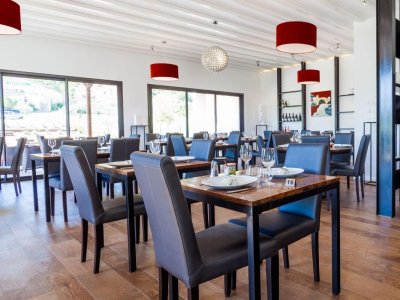 hotel le clos des arts restaurant les mages 192055