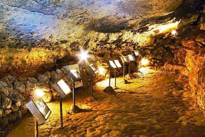 La grotte de Bara Bahau