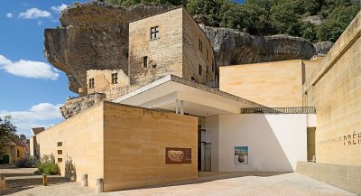 Les Eyzies et Le Musee National de la Prehistoire