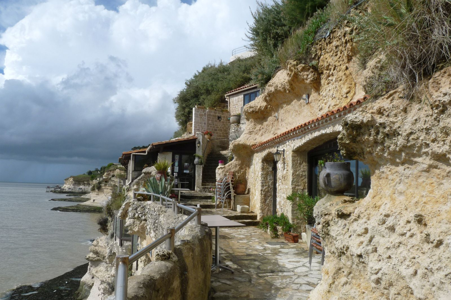 Les grottes de Matata