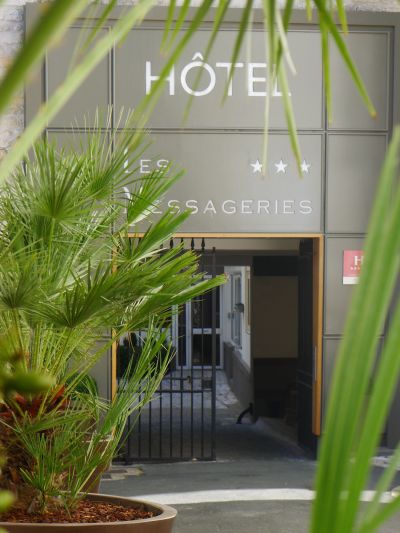 les messageries hotel saintes 32