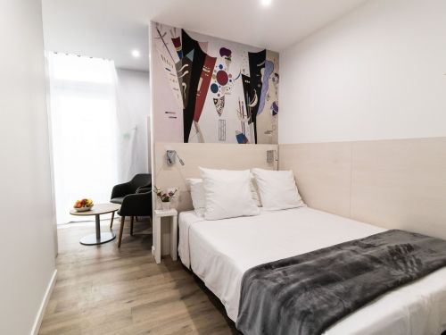APPARTEMENT RDC CHARTREUSE DONNANT SUR LA COUR 1