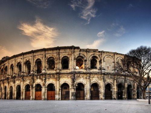 Nîmes