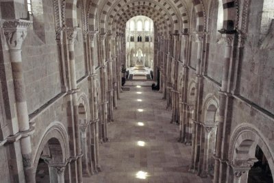 Les Lueurs de Vézelay : une expérience lumineuse au cœur de la Bourgogne