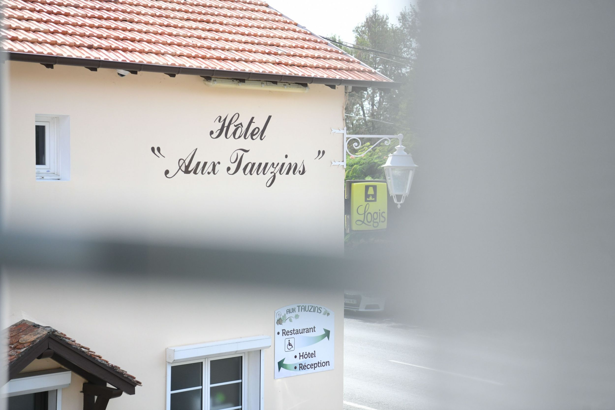 Aux Tauzins Hotel Restaurant les landes 74